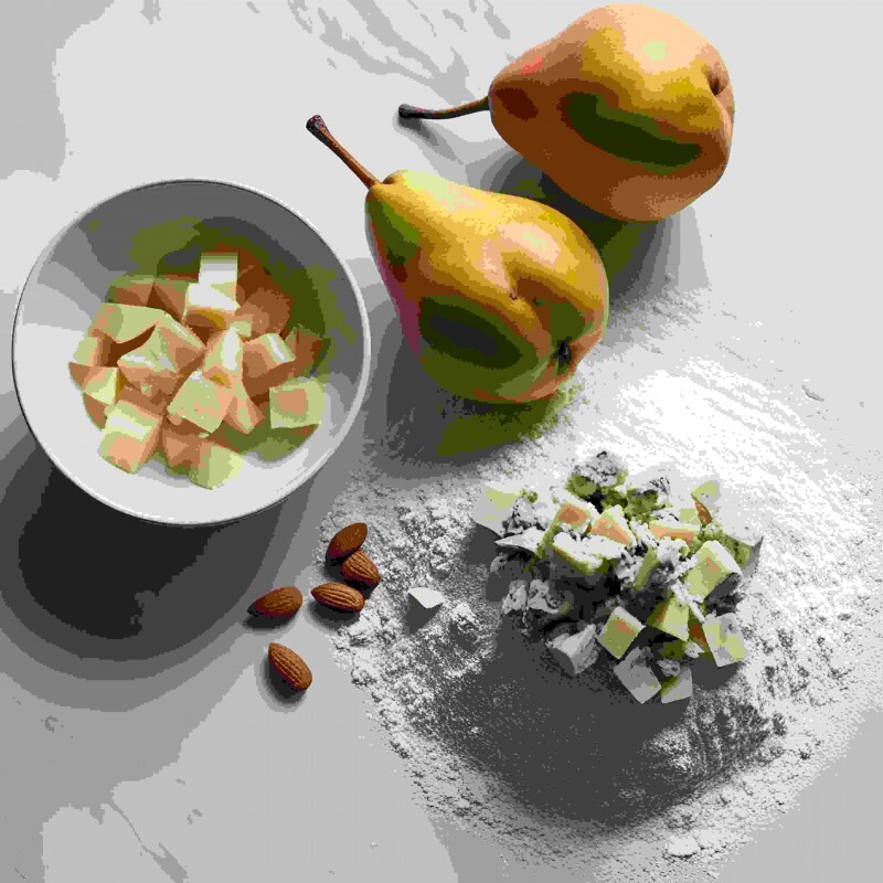 Gorgonzola com amêndoas e peras